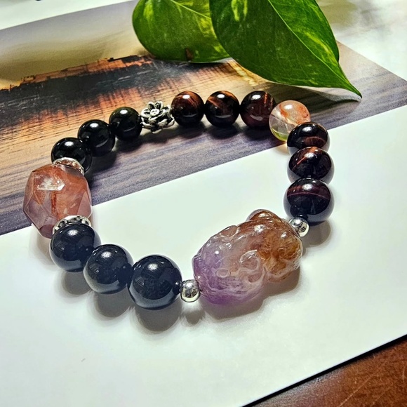 Guardian’s Vortex – Pi Yao Wealth Bracelet - Picture 2 of 4